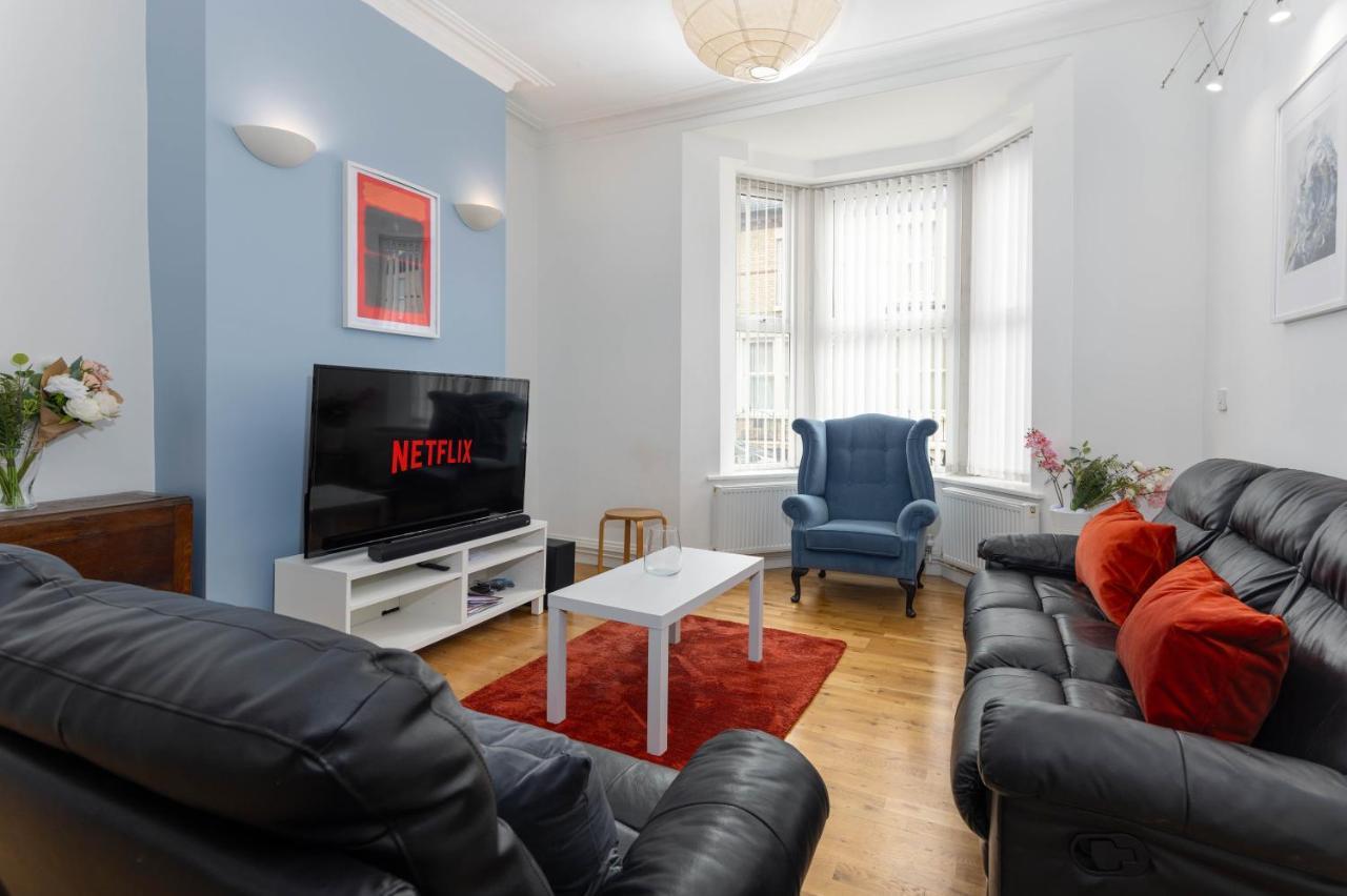 Air Host & Stay - Rockfield House - Sleeps 8 Liverpool Exterior photo
