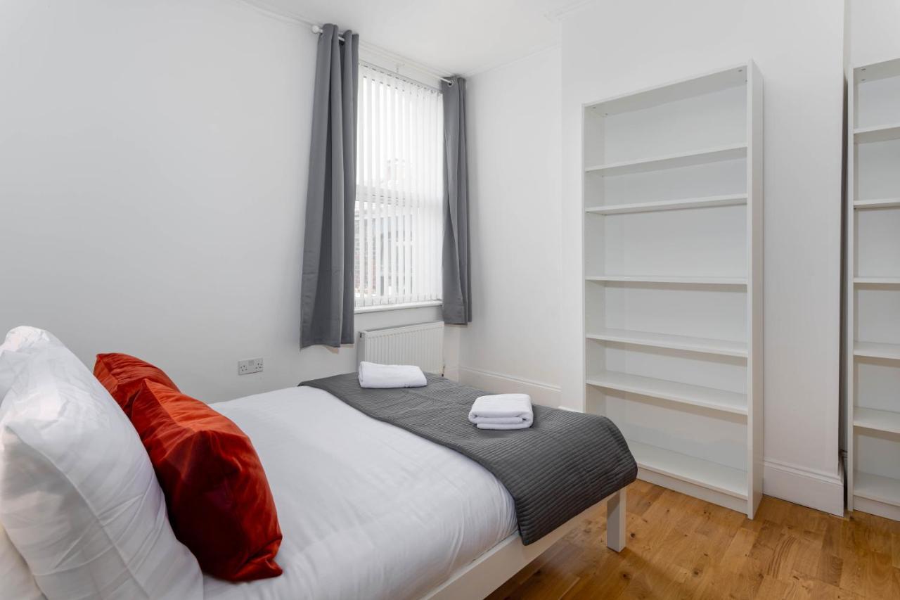 Air Host & Stay - Rockfield House - Sleeps 8 Liverpool Exterior photo