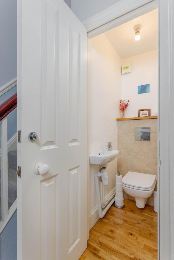 Air Host & Stay - Rockfield House - Sleeps 8 Liverpool Exterior photo