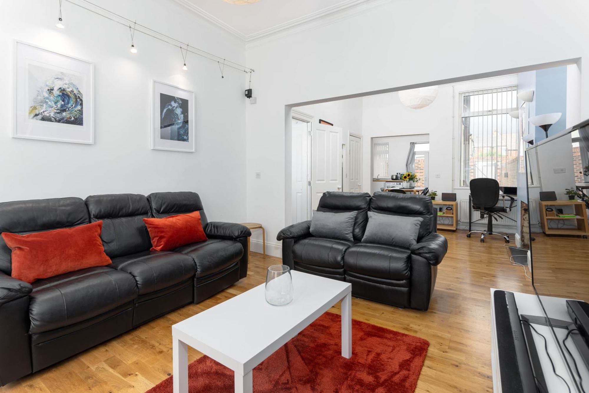 Air Host & Stay - Rockfield House - Sleeps 8 Liverpool Exterior photo